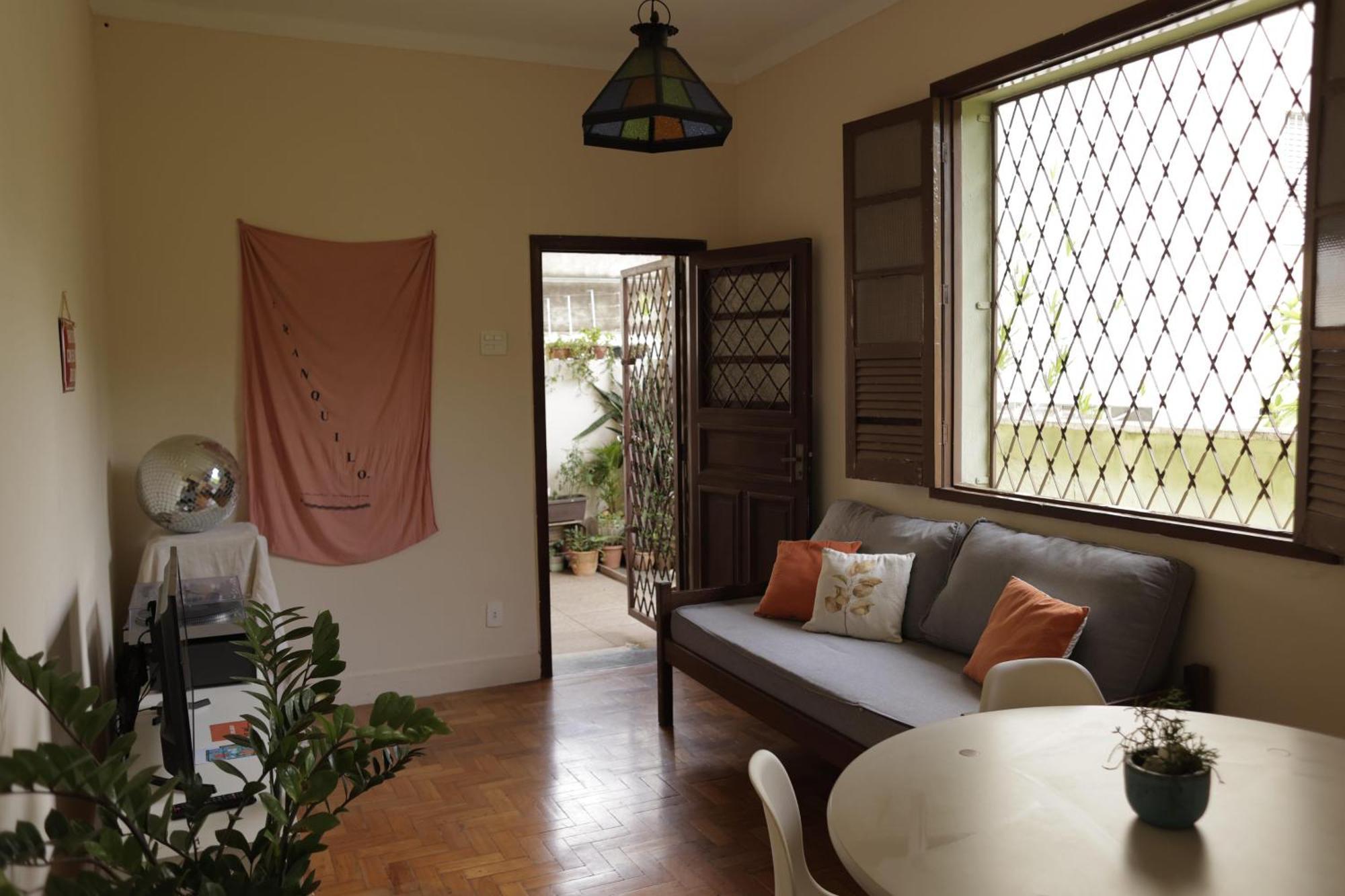 Quarto Casal Com Janela Casa Caramel Belo Horizonte Exterior photo